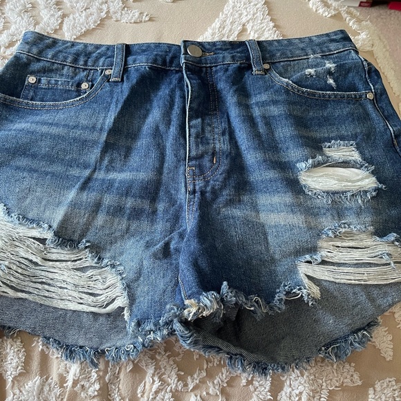 Short - Ripped denim - Picture 4 of 7